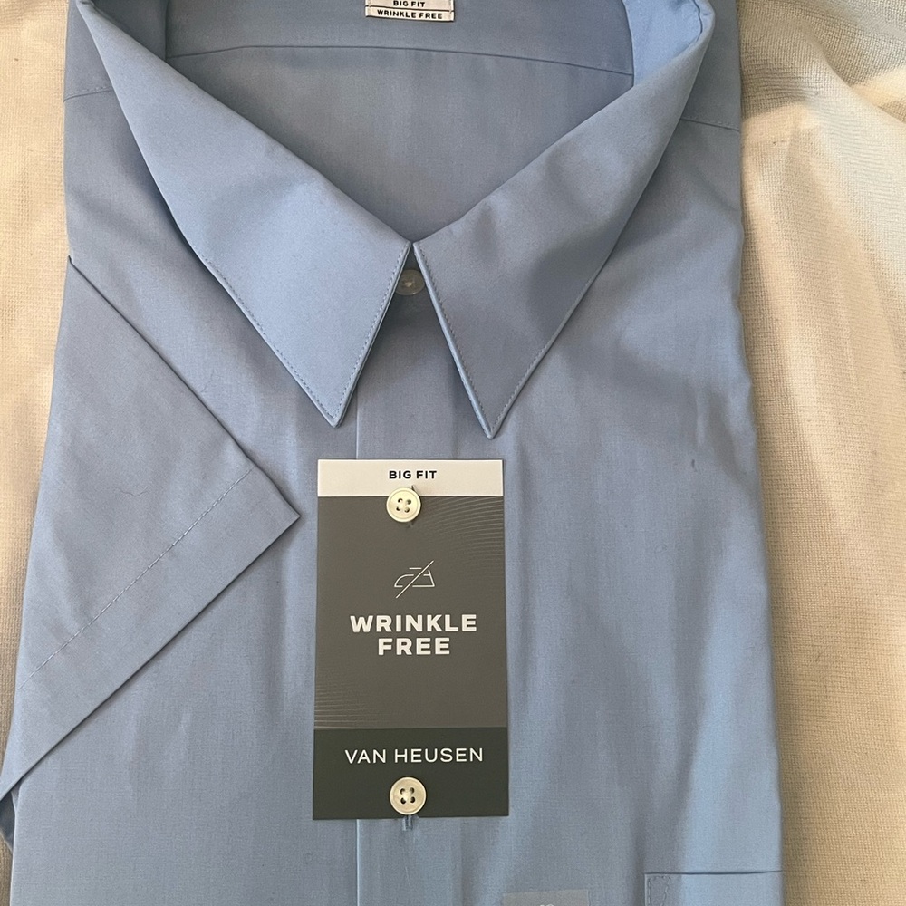Van Heusen Men's Light Blue Dress Shirt Cameo Blue Short Sleeve NEW